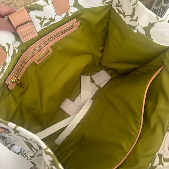 New Tory Burch Ella printed nylon large tote - Picture 6 of 9